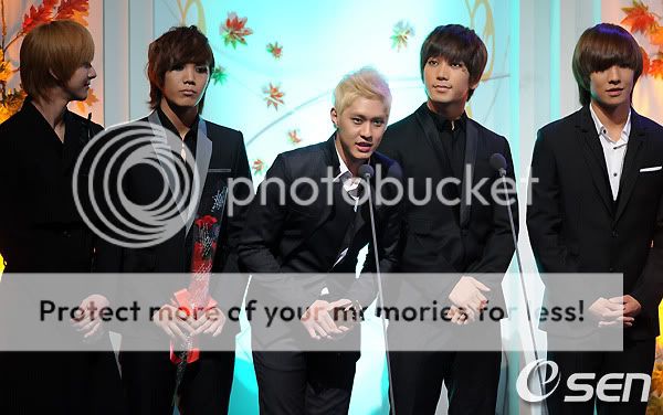 [23.10.10] MBLAQ @ 17th Republic of Korea Entertainment Arts Awards Ceremony 201010231955775463_1