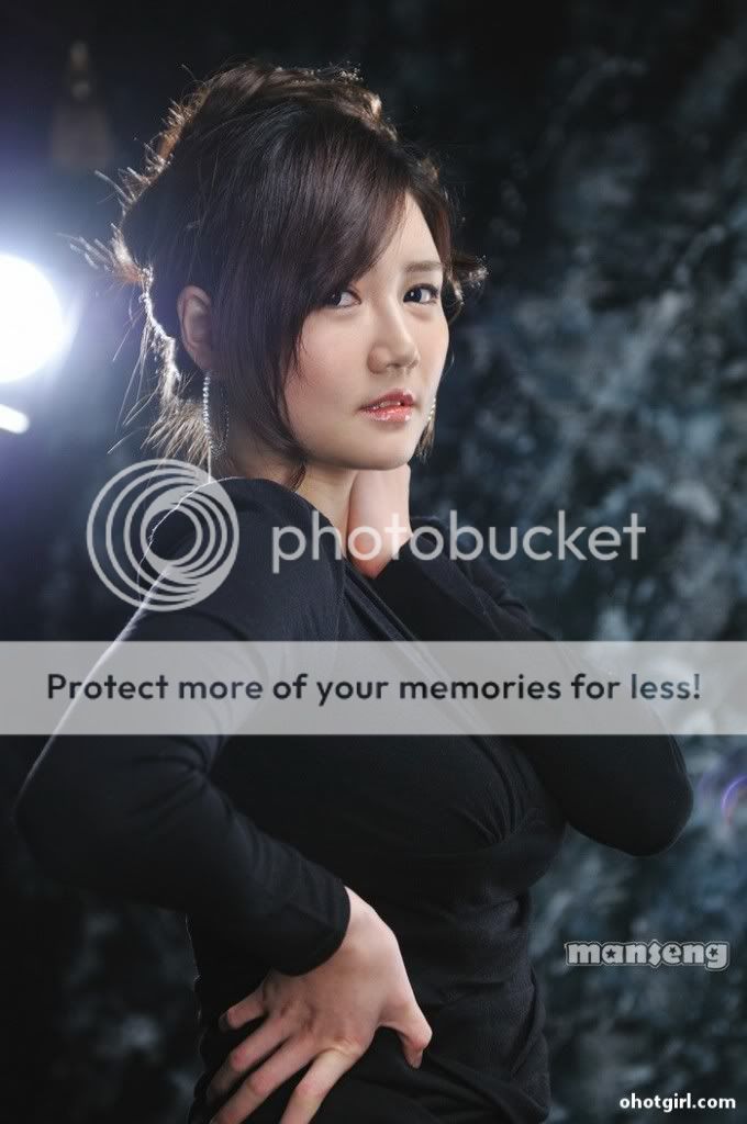Han Ga Eun – Curve Hugging Black Dress Ha-Ga-Eun-Black-Dress-14