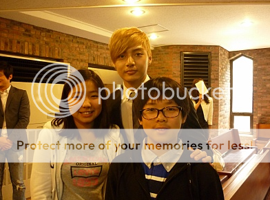 [news+fotos] Kim Hyun Joong en la boda del manager de Kim Bum Ce7ac0d4ad6798fd51da4bb6