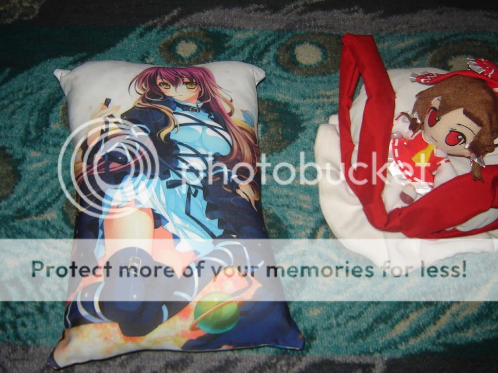 Dakimakura touhou. DSC04429