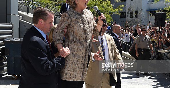 Multiple staffers help unstable Hillary up stairs . . . Where are Hillary's Medical Records? - Page 2 Struggling%20to%20stand_zps47vmjxfg