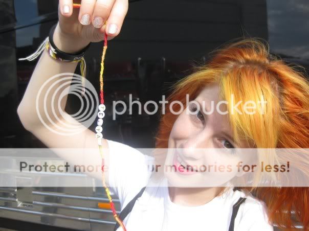 Fotos Hayley!! Made-bracelets-pararamore-lovely-fr