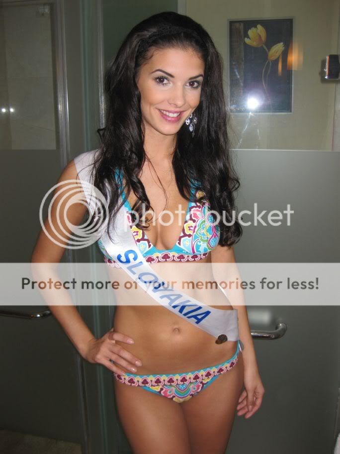 Sona Skoncova - Miss Slovak Republic International 2009 (Official Thread) - Page 4 Sona_plavky