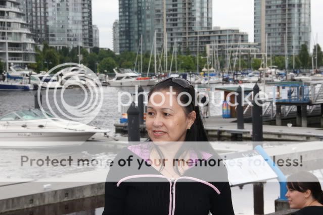 Huyền Trinh và gia đình thăm Y Sĩ (Vancouver) IMG_0185