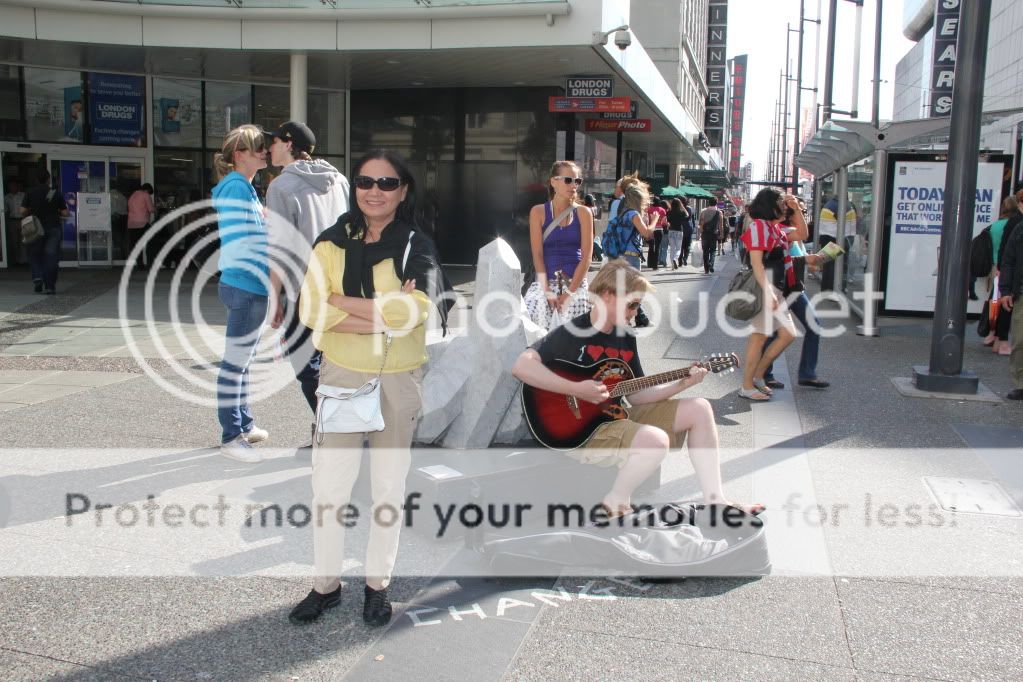 Huyền Trinh và gia đình thăm Y Sĩ (Vancouver) IMG_0107