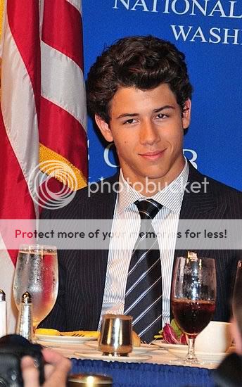 Nick Jonas không giấu giếm ý định sẽ tranh cử tổng thống Mỹ T219969