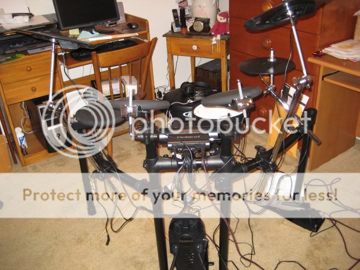 Post Pictures of your Musical Instruments. 28975_1378352351346_1608020638_8994