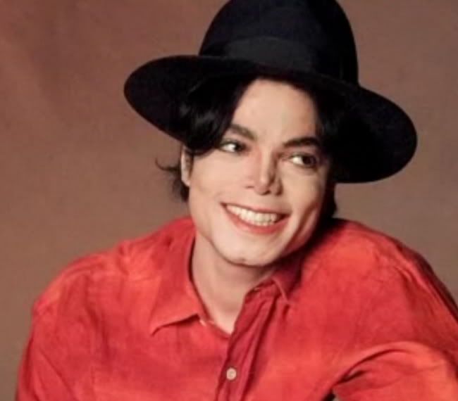 Michael's smile! - Pagina 2 Mj-red1