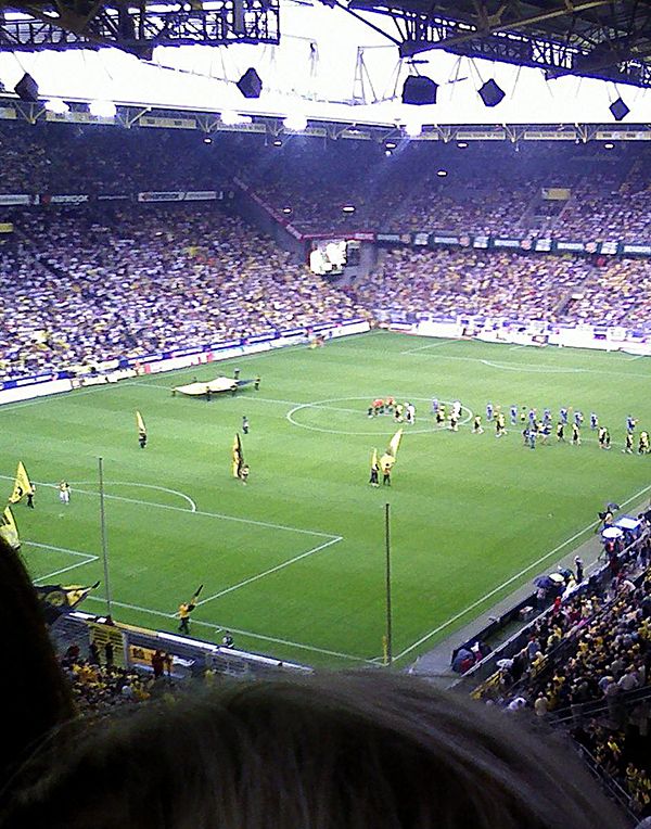 Slike Navijaca Iz Borussia Dortmund Balkan Fan Cluba DC1008220012