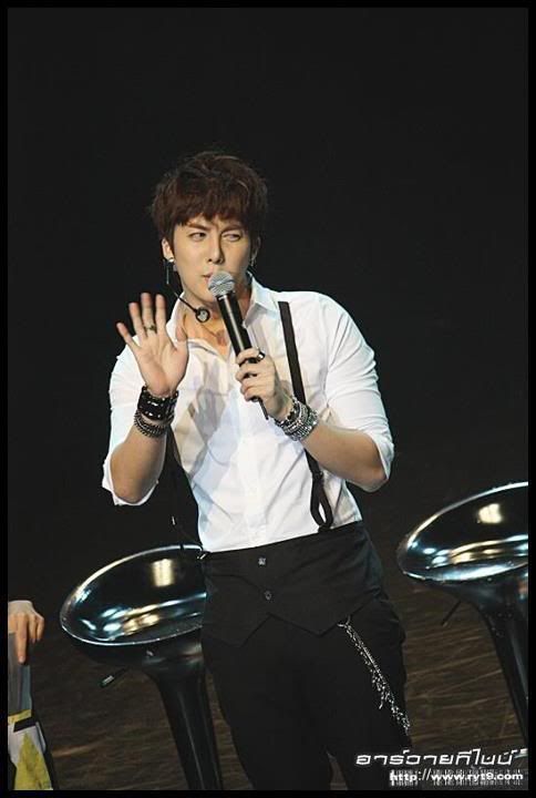 [HJB] 'Korean Crossover: Miso & Kim Hyung Jun' [9.9.11] (7)  298562_282297948463115_231614143531496_1230232_1318671922_n