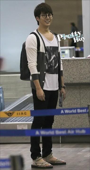 [HJB] Incheon Airport hacia Tailandia [08.09.11] (3)  313165_280643645295212_231614143531496_1220949_908796599_n