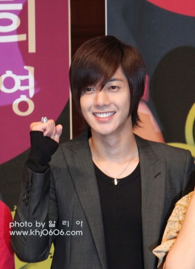 [HJL] Beso Travieso Press Conference (5) 530130b2f5c3e81008230292