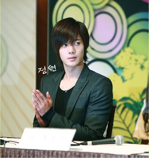 [HJL] Beso Travieso Press Conference (5) HJL_pressconyes001