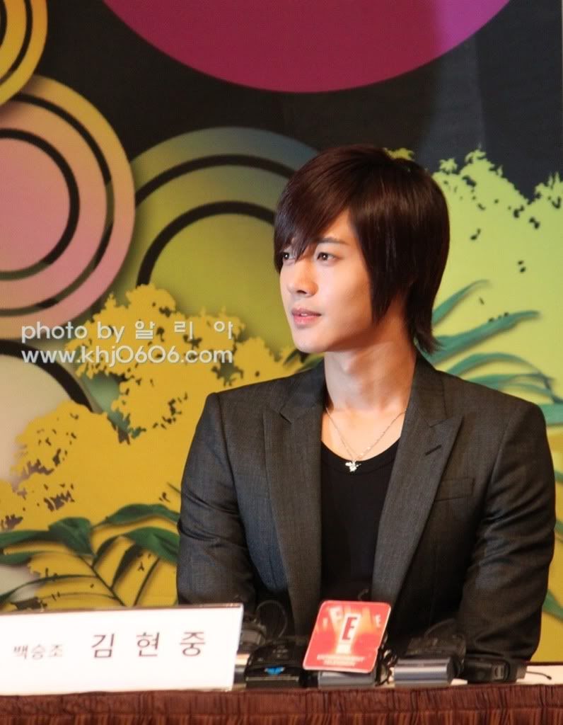 [HJL] Beso Travieso Press Conference (5) A0eae481bc7371e60df4d28e