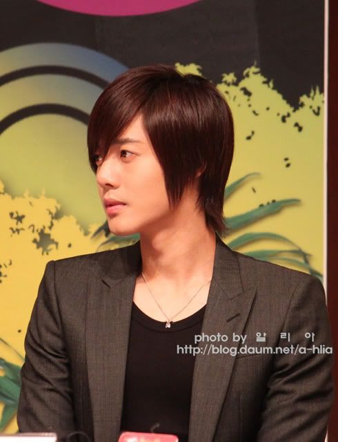 [HJL] Beso Travieso Press Conference (4)  KHJ_pressconahlia021