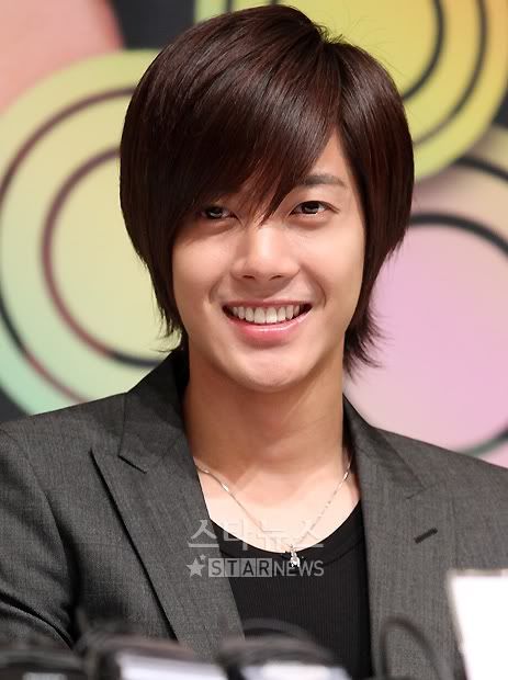 [HJL] Beso Travieso Press Conference (26.08.10) Ghfgh676786