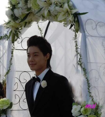 [HJL] Más fotos de la sesión de boda del book “The First Love Story”  HJL_lakeside001