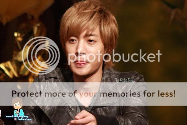 [HJL] LUCKY Fansign Event [05.11.11] 315064_308687845824125_231614143531496_1348268_1890346877_n