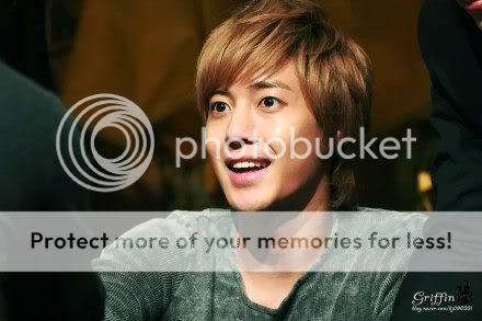 [HJL] LUCKY Fansign Event [05.11.11] (7)   318387_310595308966712_231614143531496_1356661_886701226_n