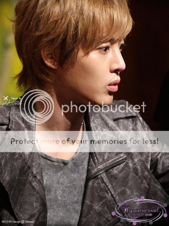 [HJL] LUCKY Fansign Event [05.11.11] (7)   318672_310594648966778_231614143531496_1356646_1004278284_n