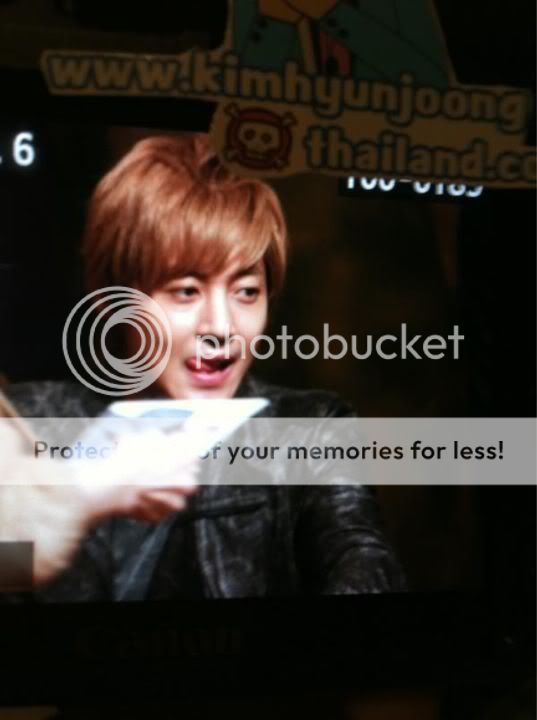 [HJL] LUCKY Fansign Event [05.11.11] 378944_308548259171417_231614143531496_1347427_1123443211_n