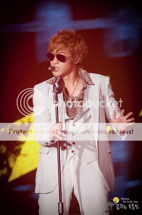 [HJL] Secret Garden Premium Live [29.10.11] (5) 	 379097_308409515851958_231614143531496_1346364_1678330731_n