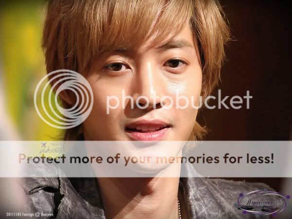 [HJL] LUCKY Fansign Event [05.11.11] (7)   385218_310594848966758_231614143531496_1356650_1630803457_n