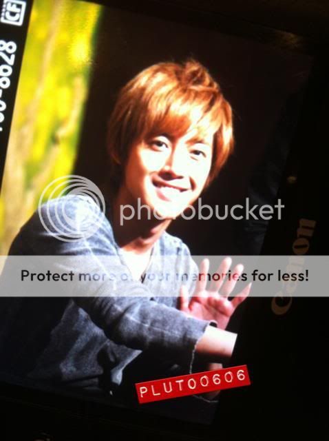 [HJL] LUCKY Fansign Event [05.11.11] 389050_308652925827617_231614143531496_1348111_582532815_n