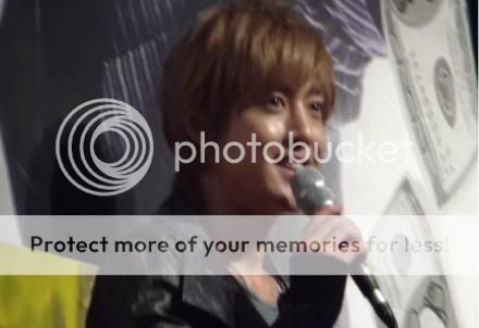 [HJL] LUCKY Fansign Event [05.11.11] 393445_308687332490843_231614143531496_1348260_1239322225_n