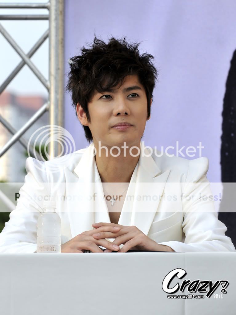 [KJ] “Persona in Bangkok” Press Conference (2) KJ_bbkpress053