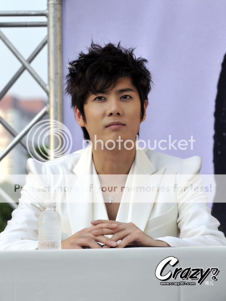 [KJ] “Persona in Bangkok” Press Conference (2) KJ_bbkpress054