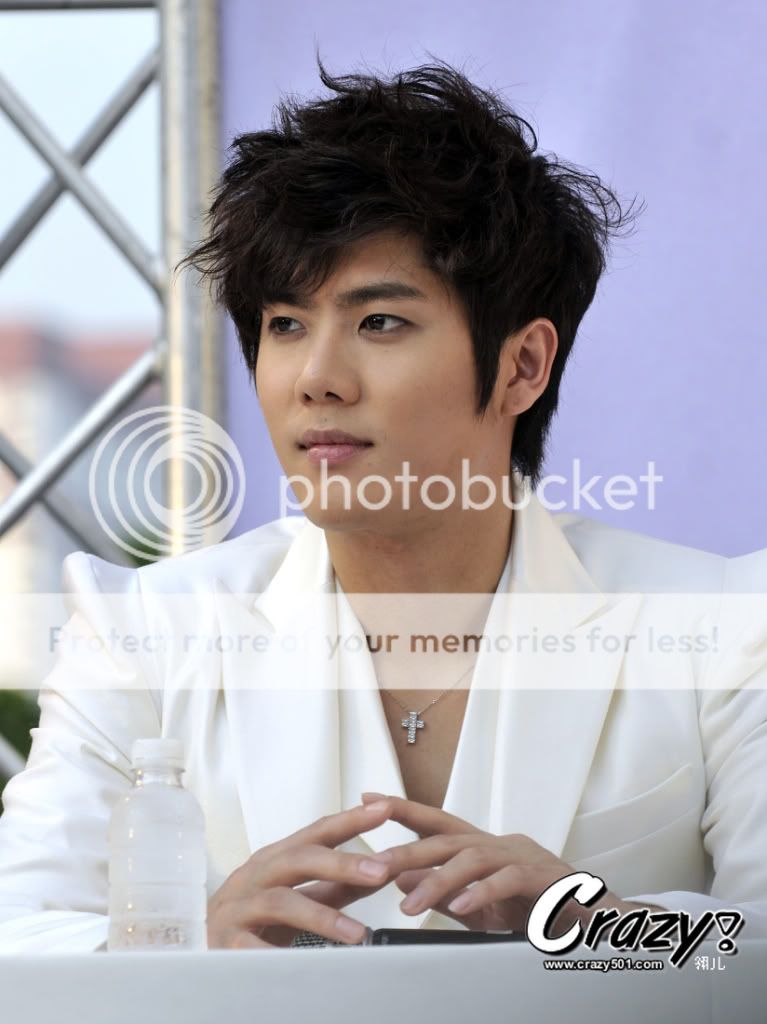 [KJ] “Persona in Bangkok” Press Conference (2) KJ_bbkpress055