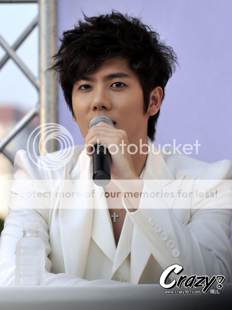 [KJ] “Persona in Bangkok” Press Conference (2) KJ_bbkpress067