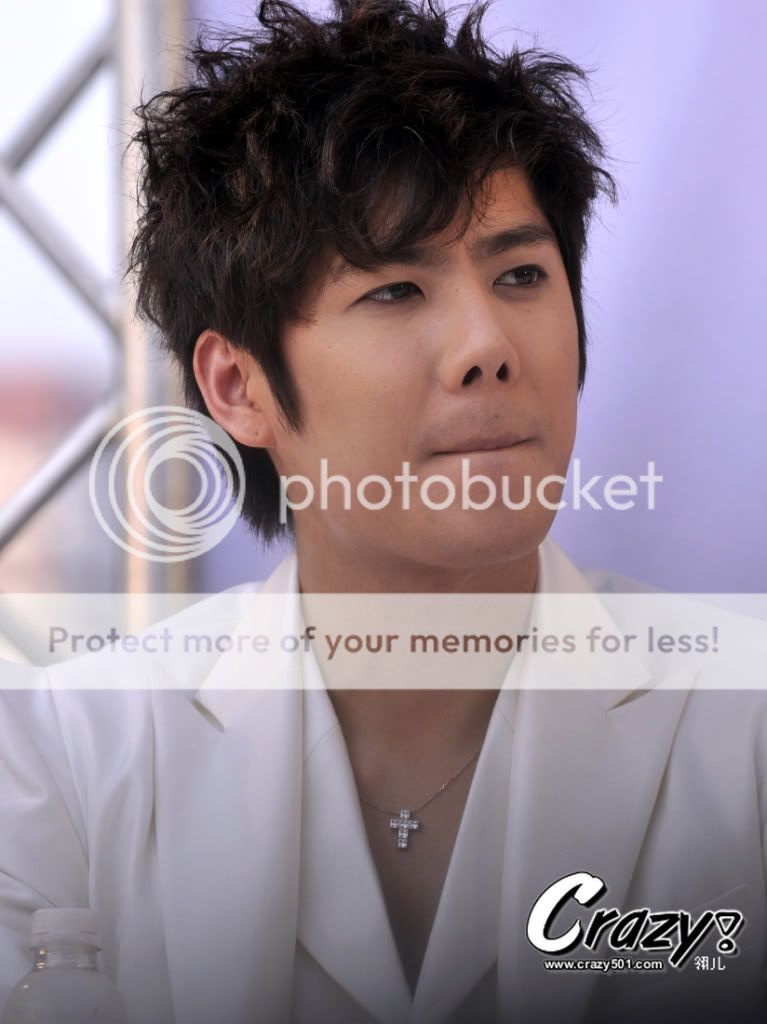 [KJ] “Persona in Bangkok” Press Conference (2) KJ_bbkpress078