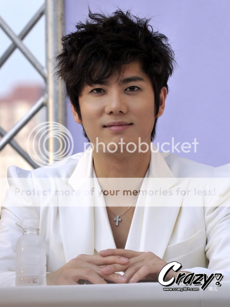 [KJ] “Persona in Bangkok” Press Conference (2) KJ_bbkpress084