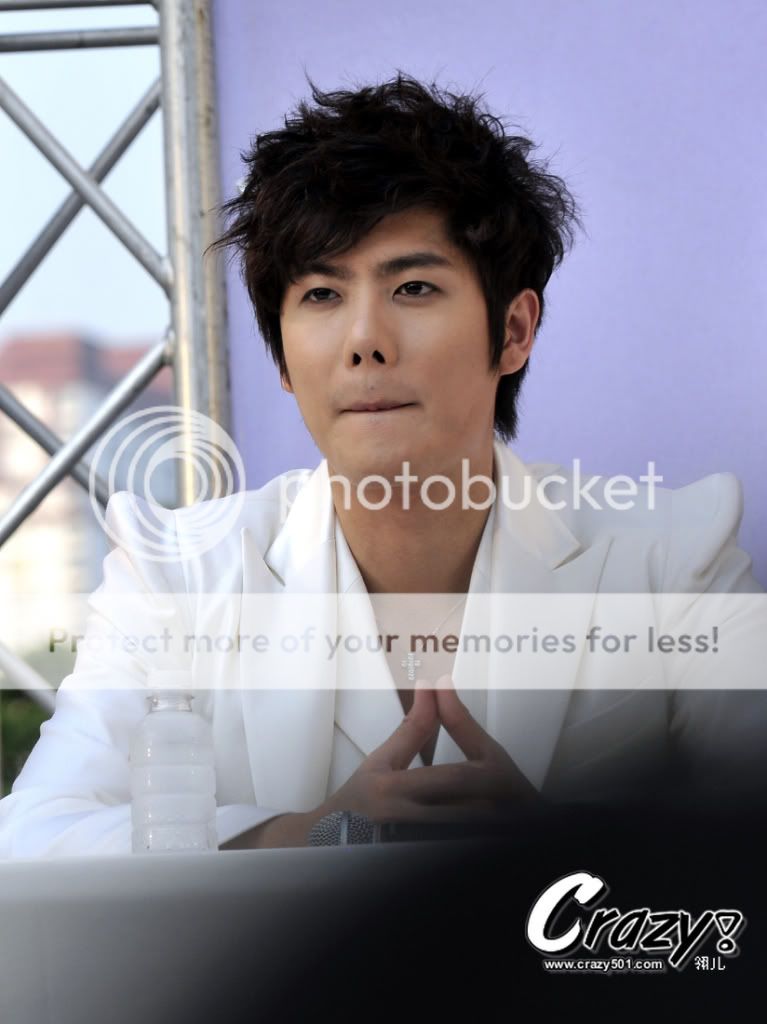 [KJ] “Persona in Bangkok” Press Conference (2) KJ_bbkpress096