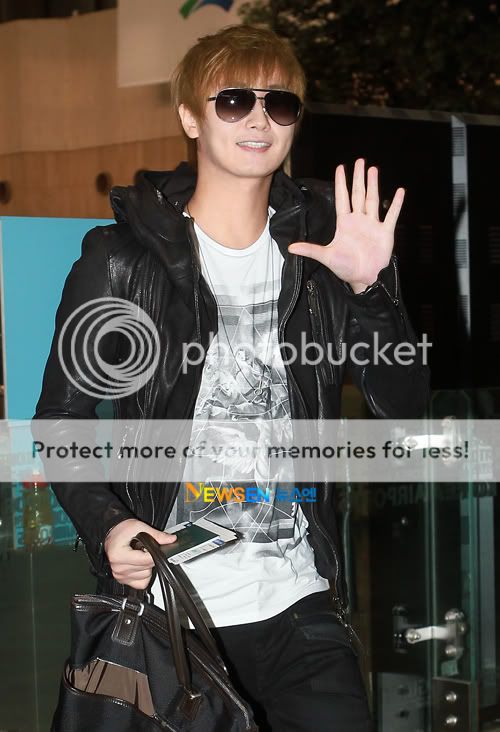 [YS+KJ] Gimpo hacia Japón [08.11.11] (2) F488f0286dfe915dd607426