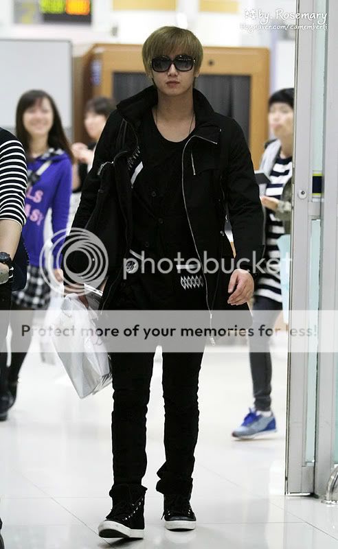 [YS] Gimpo Airport de vuelta desde Japón [05.11.11] (3)  R2