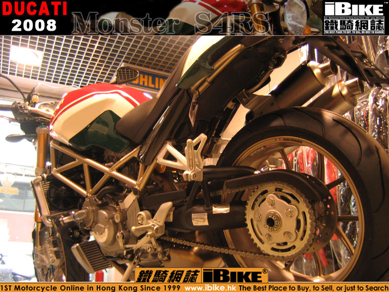 Ducati Monster 696 - Page 2 Ban_02a