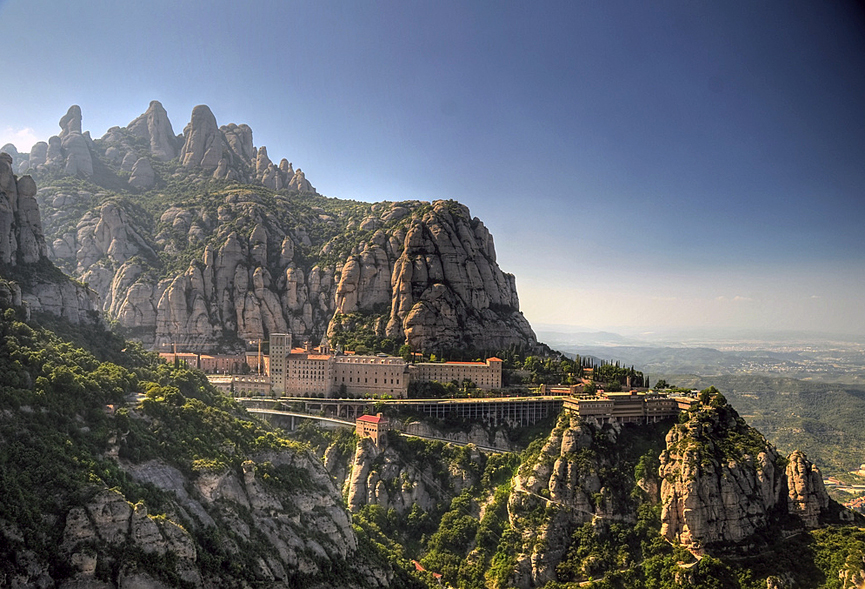 FELIZ DÍA DE SANT JORDI!!!!!!!!!!! - Página 2 Montserrat_Barcelona