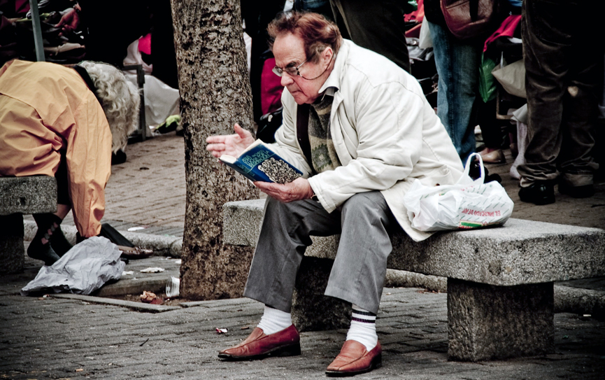 El Rastro de Madrid Leyendo