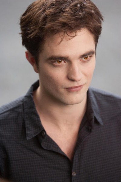 9 Julio - Nuevos/Viejos Stills de Edward & Bella en 'Breaking Dawn part 2!!! 2529709_600