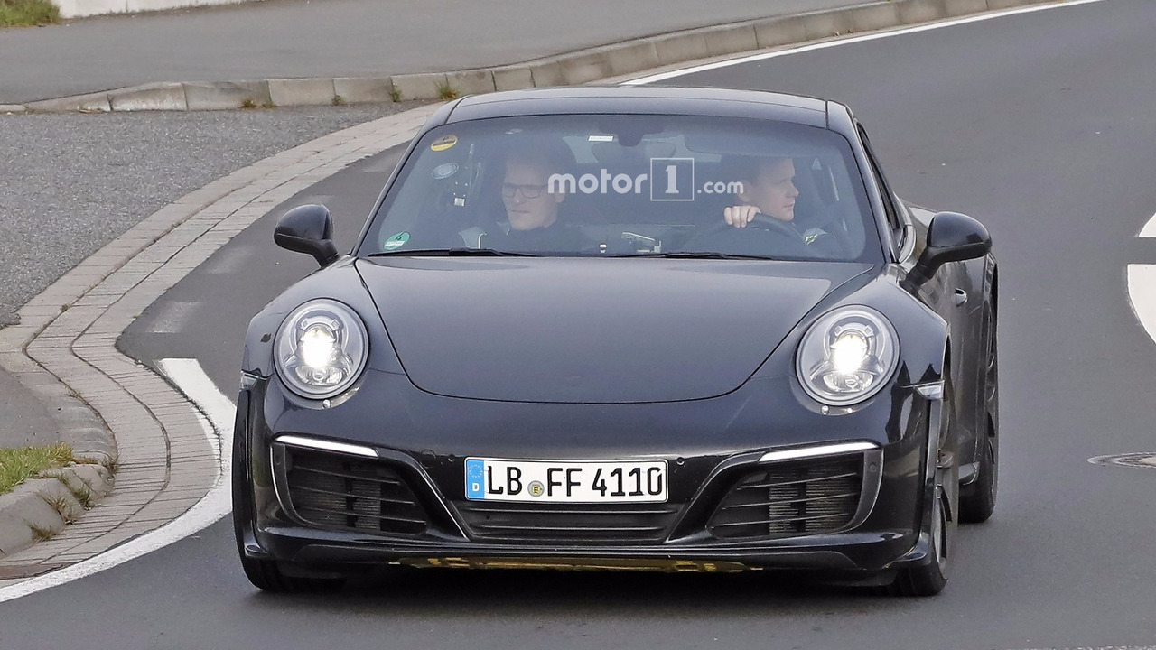 2018 - [Porsche] 911 - Page 2 2019-porsche-911-spy-photo