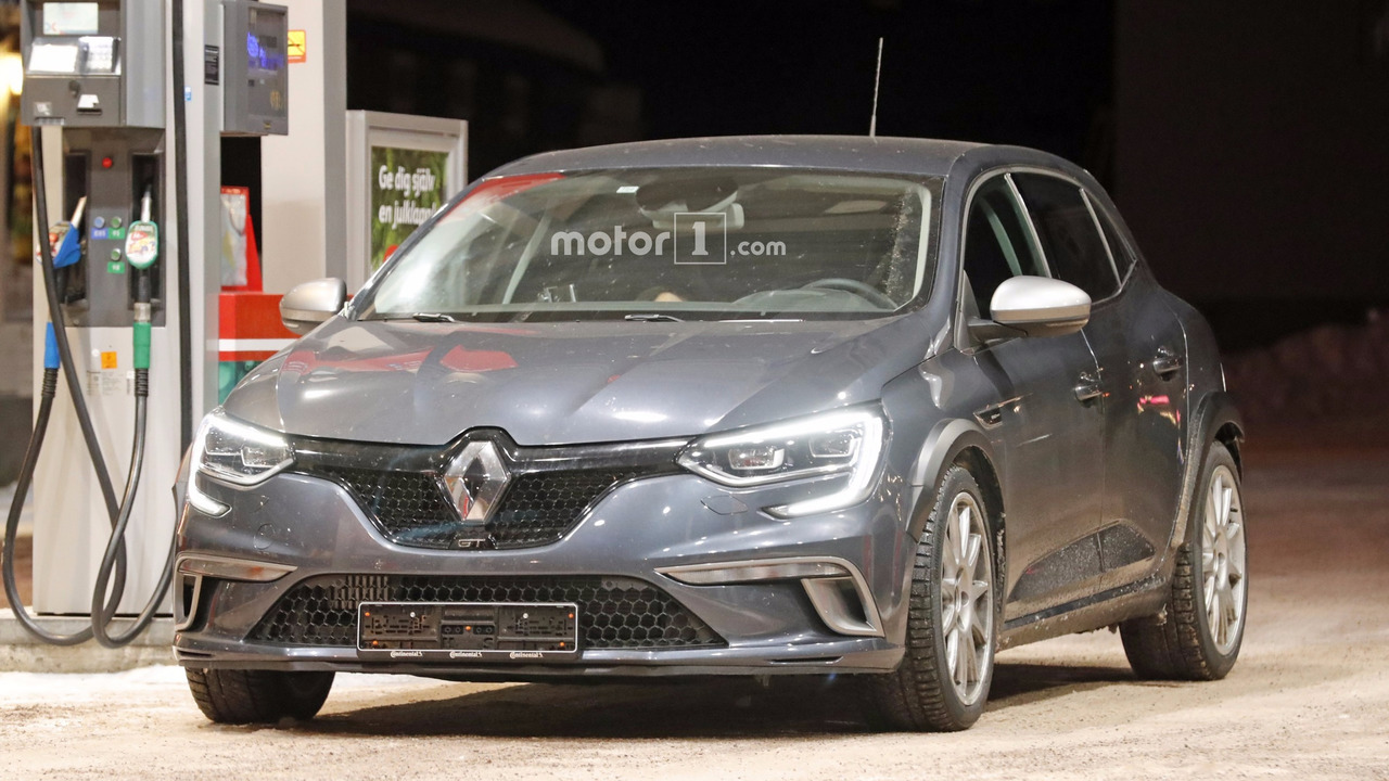 2017 - [Renault] Megane IV R.S. - Page 4 2018-renault-megane-rs-spy-photo