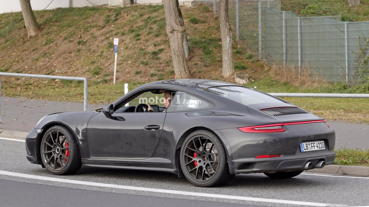 2018 - [Porsche] 911 - Page 2 2019-porsche-911-spy-photo