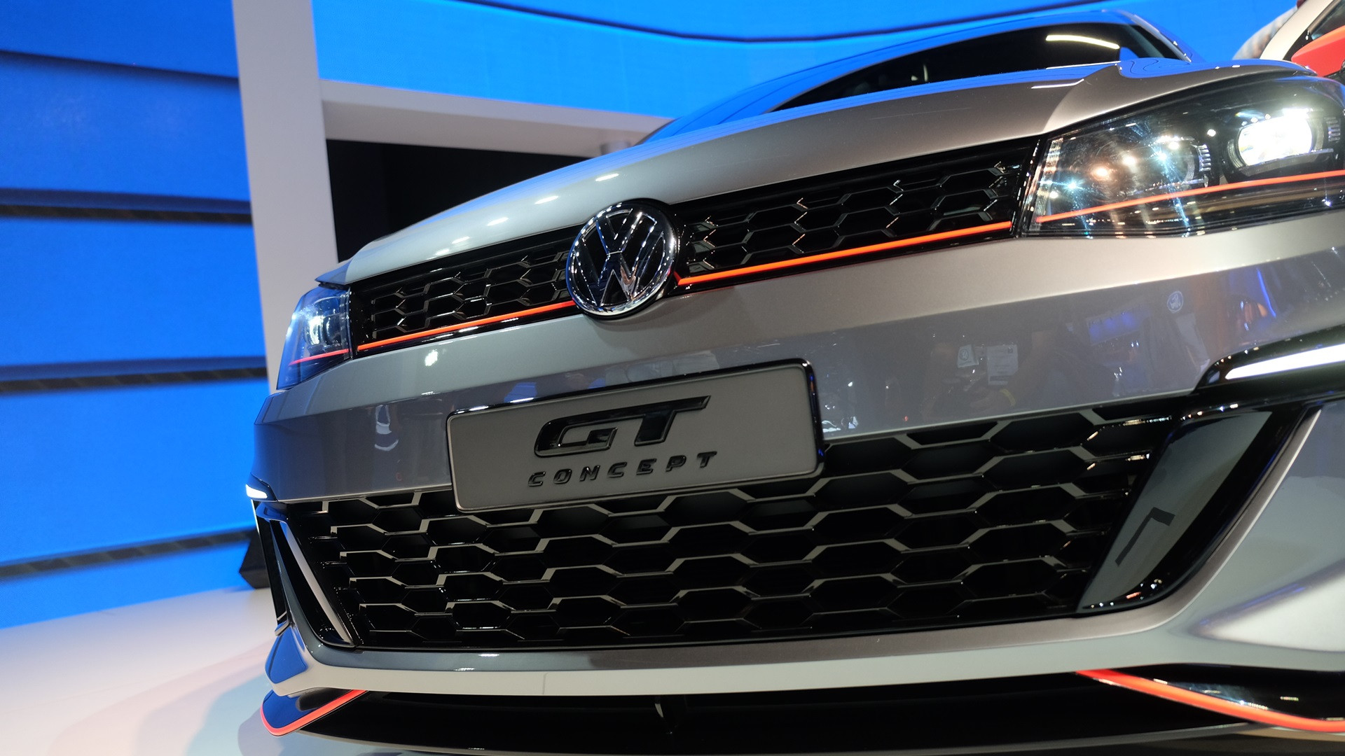 Renovação da Linha Volkswagen / VW no Brasil - Página 27 Salao-do-automovel-vw-gol-gt-se-atualiza-em-forma-de-conceito