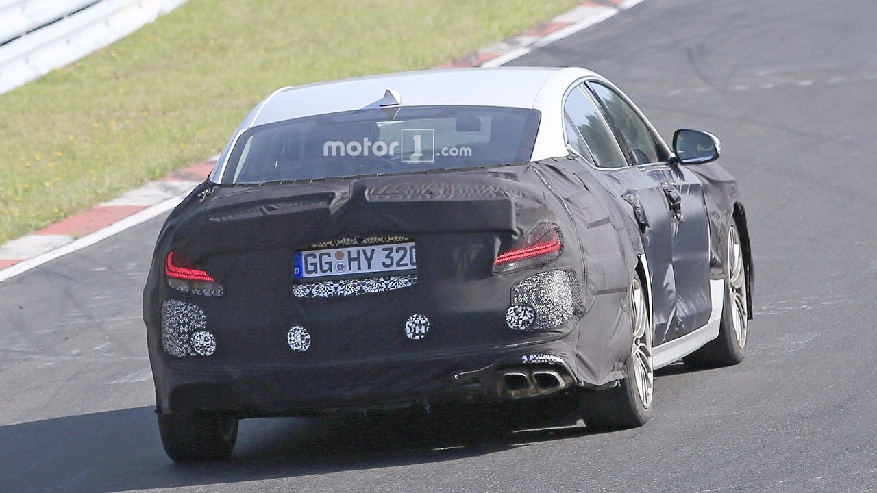 genesis - 2017 - [Genesis] G70 2018-genesis-g70-spy-photo