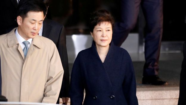 النيابة العامة في كوريا الجنوبية سوف تسعى لاعتقال الرئيسة المعزولة _95326258_hi038708518