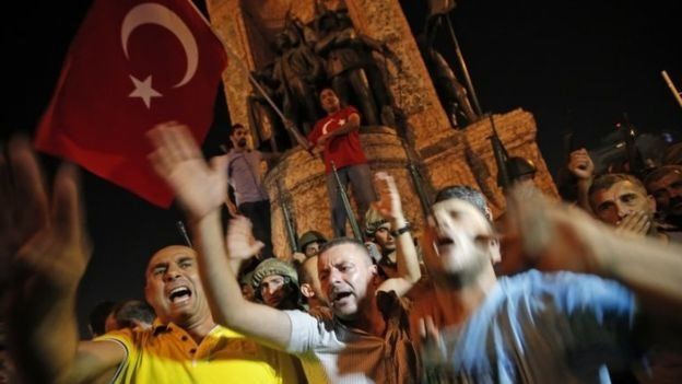 Turquía: Posible guerra civil ? _90414636_9e7c5390-ad9f-419a-a6d4-2af17a636160
