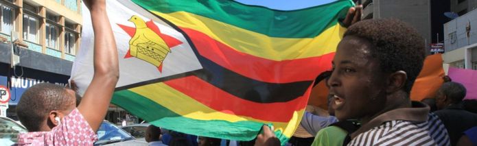 Zimbabwe shutdown: What is behind the protests? _90368187_63424a59-053d-42a5-867b-12ba0117d2f1